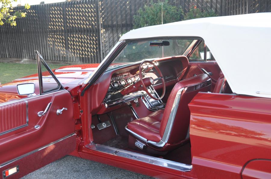  Ford Thunderbird Convertible 1966 года  (фото 4 из 25)